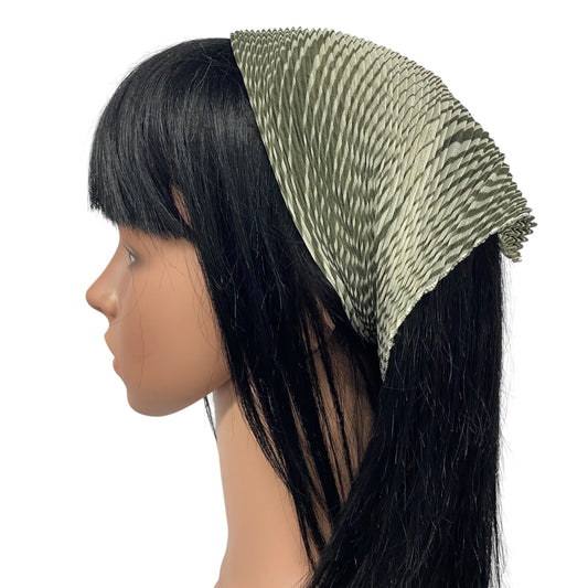 Polyester Pleated | Cream with Olive Green