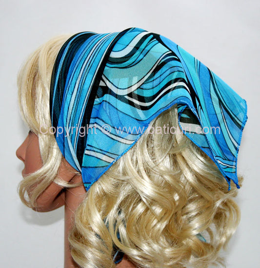 136-07 | Blue with black wavy lines