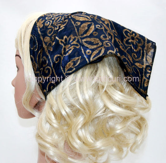 136-38 Navy Blue | Ivory Swirl flowers