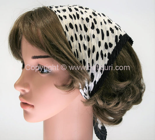 90-06 Polyester | Silky Pleated Scarves | Spots | White/black
