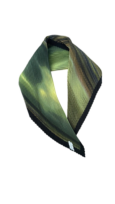 115-89 | Italian Pleated | Striped Ombre with border | Green