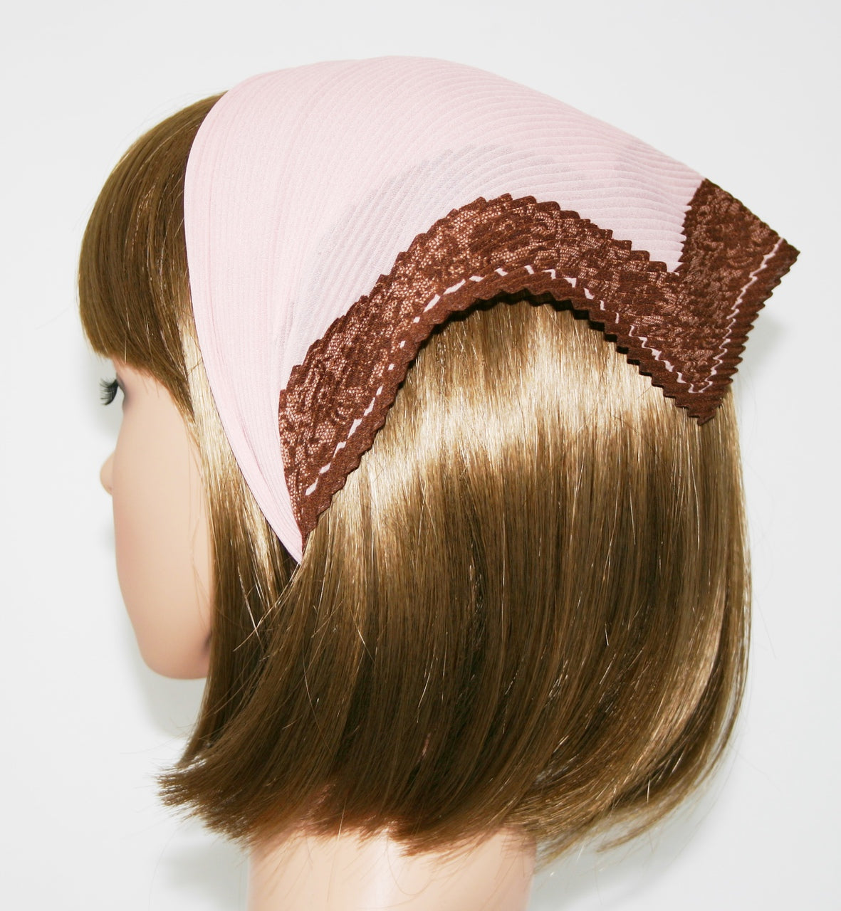 112-66 Pleated Italian | Light Pink with Brown Lace Edge