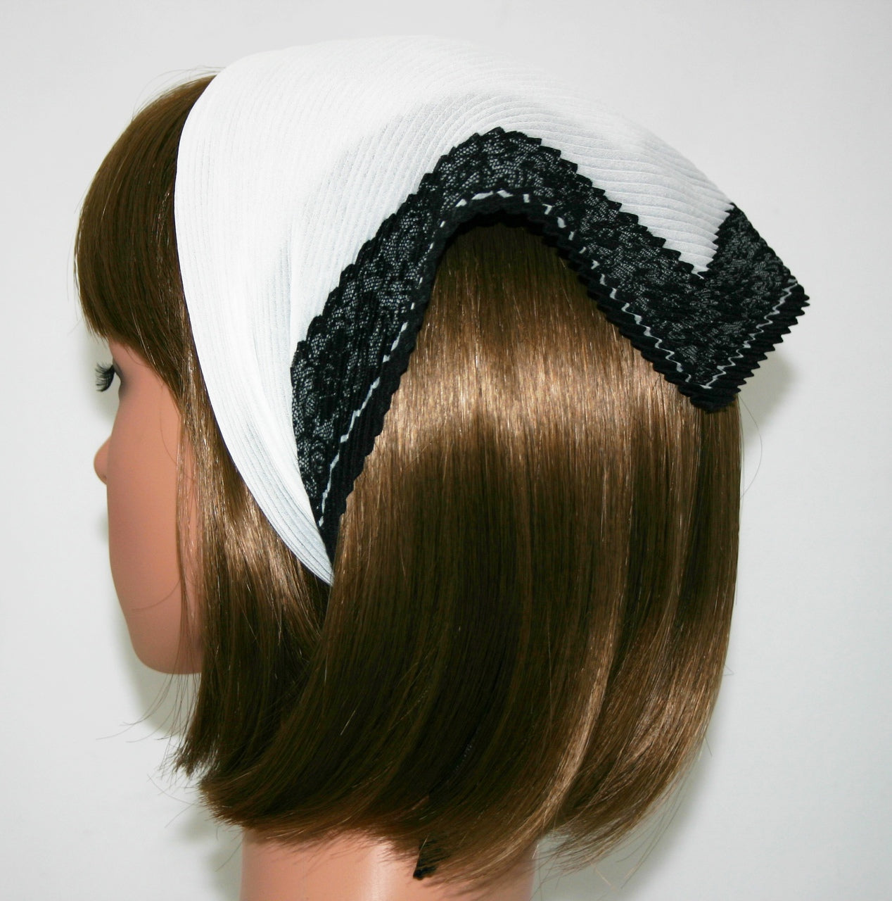 112-68 Pleated Italian | White with Black Lace Edge
